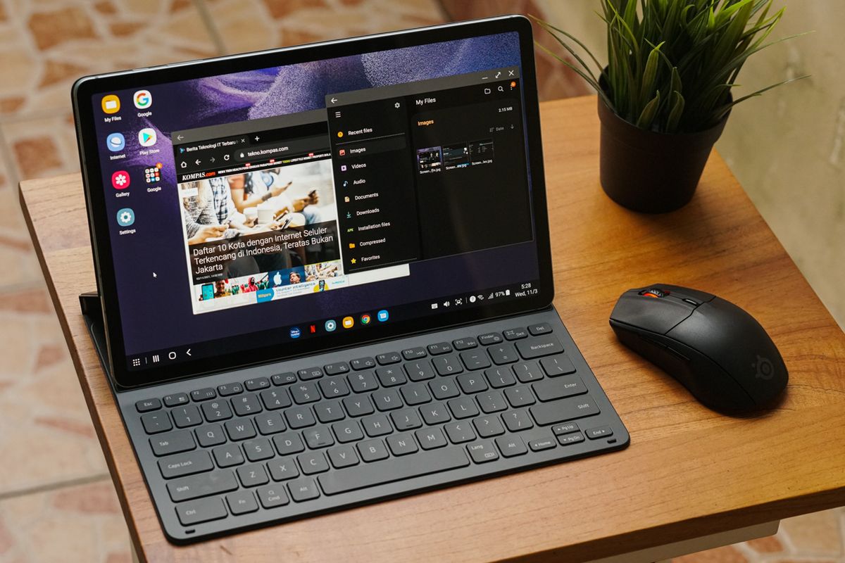 Jika diinginkan, pengguna bisa menyambungkan mouse ke Galaxy Tab S7 FE 5G via Bluetooth atau dongle USB C.Ditambah dengan antarmuma Samsung DeX, pengalaman menggunakan Galaxy Tab S7 FE 5G menjadi makin mirip laptop atau PC