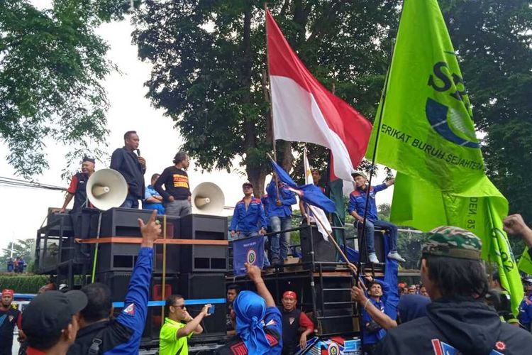 Foto gaji umr semarang 2025 masih yang tertinggi se jawa tengah