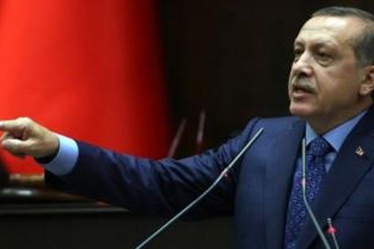 Perdana Menteri Turki Recep Tayyip Erdogan, disebut sebagai antek Barat oleh pemerintah Mesir.