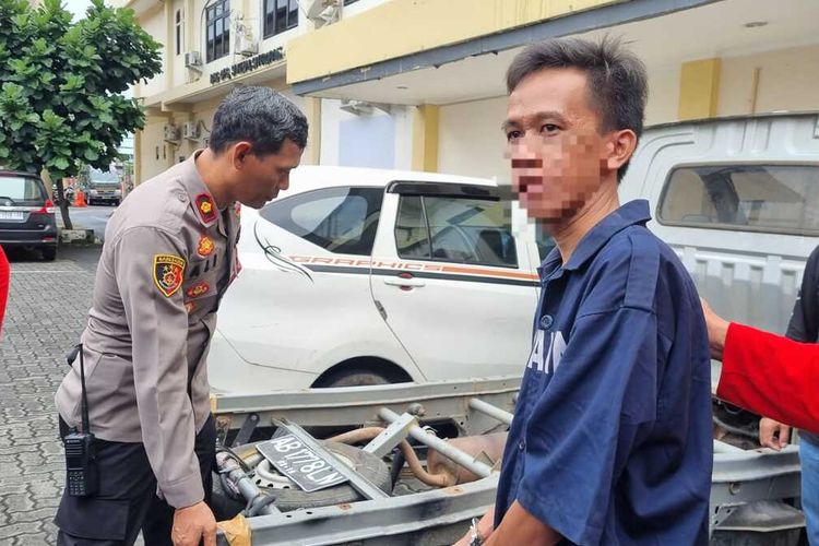 Pelaku pencurian mobil box atau pick up menghadiri jumpa pers di Polrestabes Semarang, Jumat (24/2/2023).