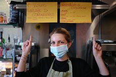Sebuah Bar di Roma Beri Larangan untuk Tidak Bicarakan Virus Corona