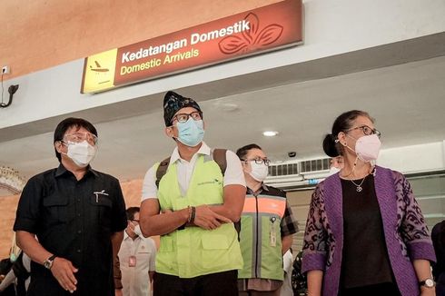 Sandiaga Uno Cek Penerapan Protokol Kesehatan di Bandara Ngurah Rai Bali