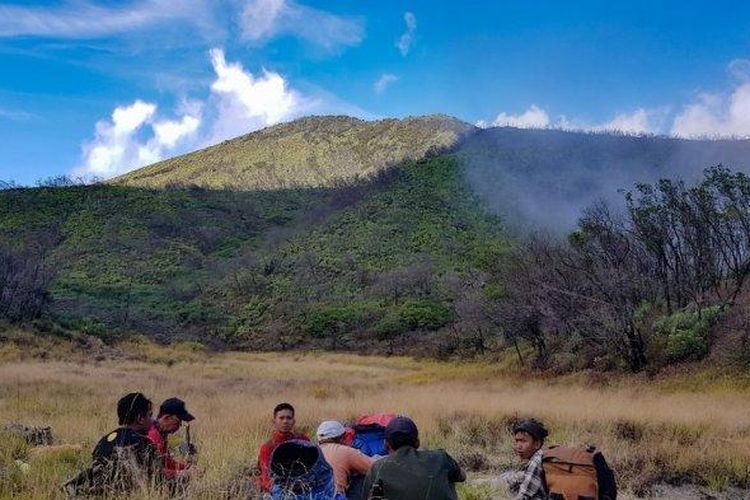 Potret keindahan jalur pendakian Gunung Ciremai via Trisakti Sadarehe di Desa Payung, Kecamatan Rajagaluh, Kabupaten Majalengka yang baru dibuka untuk umum pada Jumat (26/8/2022).