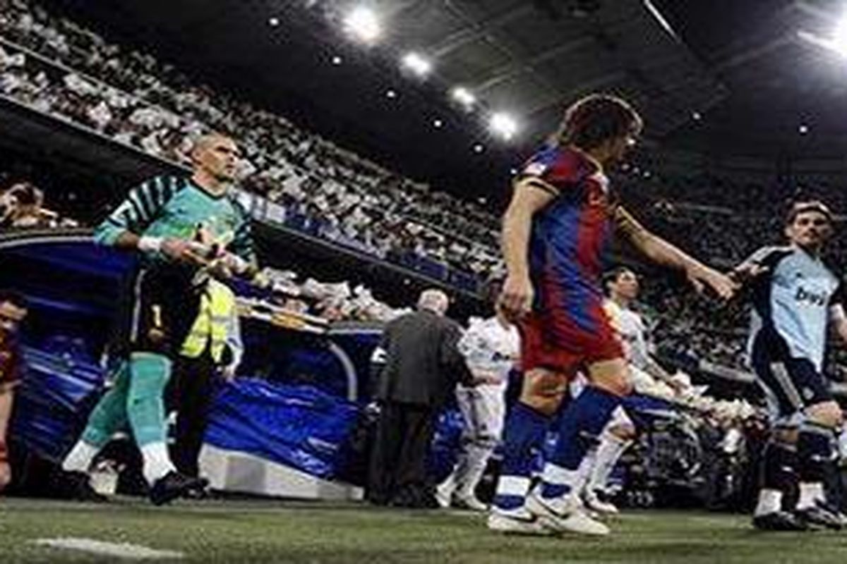 Duel Barcelona melawan Real Madrid, Sabtu atau Minggu (17/4/2011) dini hari WIB.
