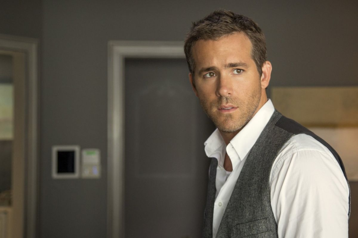 Ryan Reynolds beraksi dalam Self/less (2015)