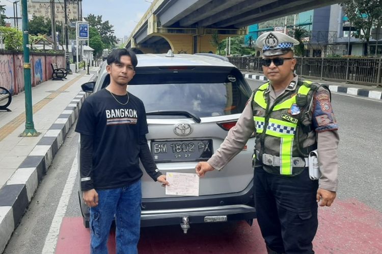 Ratusan Kendaraan Pelat Palsu Ditilang di Pekanbaru, Polisi: yang Asli Ditaruh di Bagasi