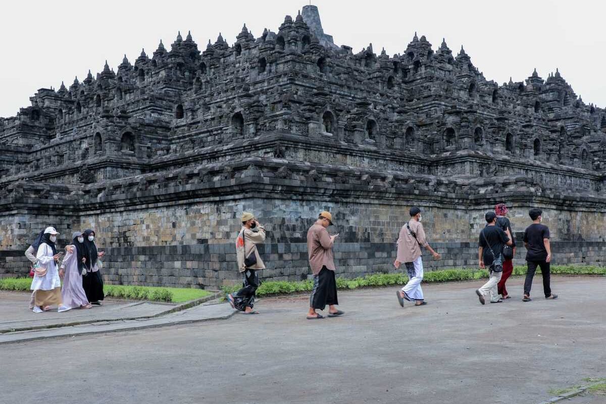 Suasana Candi Borobudur saat dikunjungi wisatawan.
