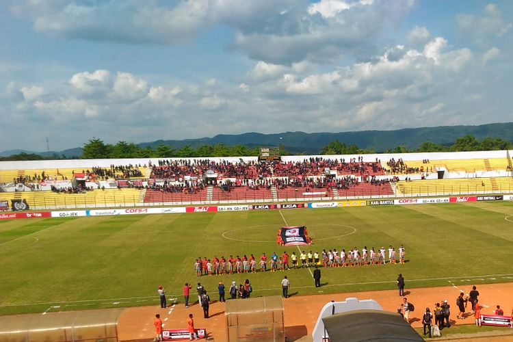 Persiba Bantul melawan Persis Solo pada laga ketiga di grup IV Liga 2 di Stadion Sultan Agung, Kabupaten Bantul, Minggu (7/5/2017). Laga itu berakhir dengan skor 1-1.