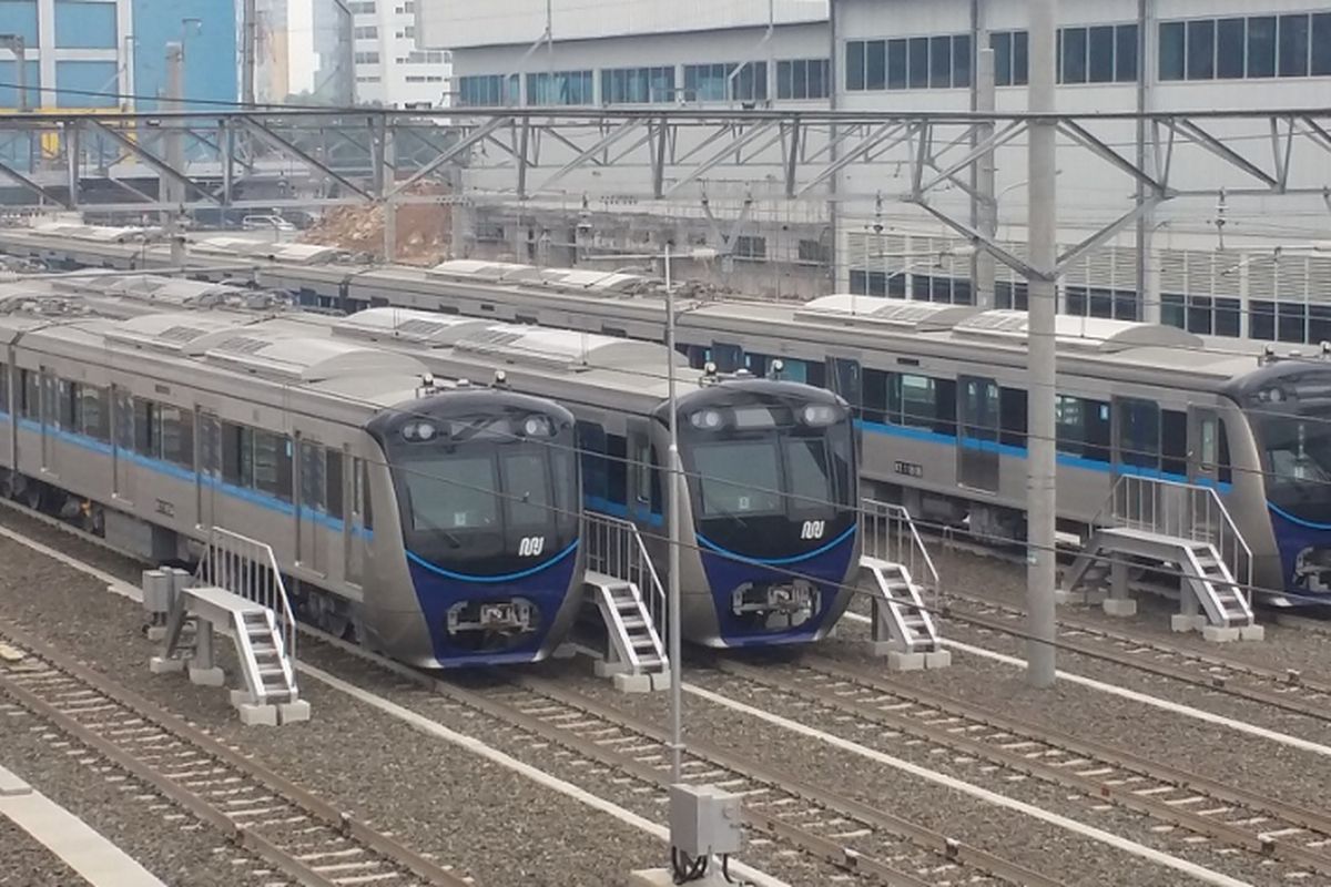 Rangkaian kereta MRT di Depo Lebak Bulus, Jakarta, Selasa (28/8/2018).