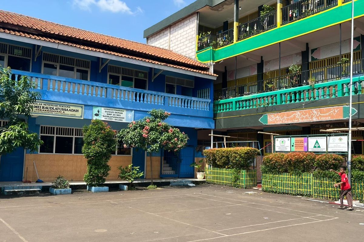 SMP 20 Mei Raudlatussaadah, Tugu, Cimanggis, Kota Depok. 