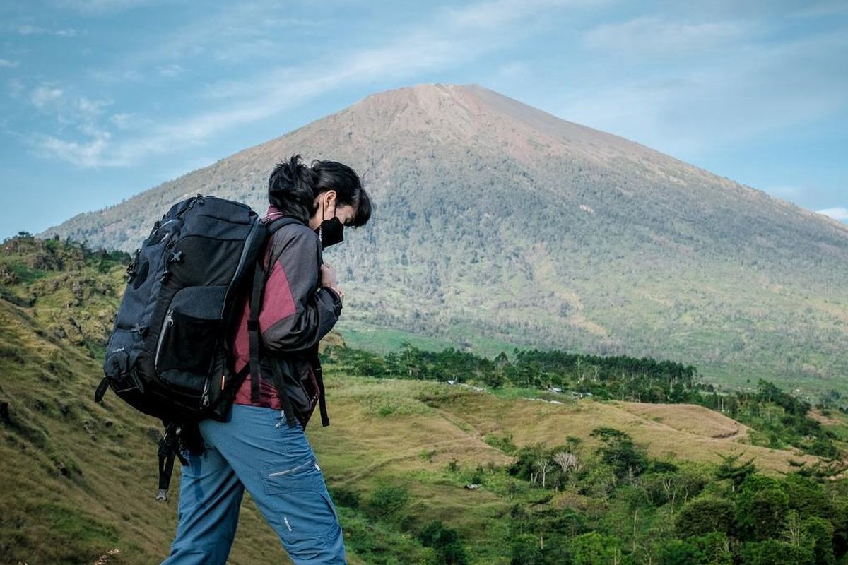 Manfaat mendaki gunung tak hanya membuat tubuh sehat. Apa saja?