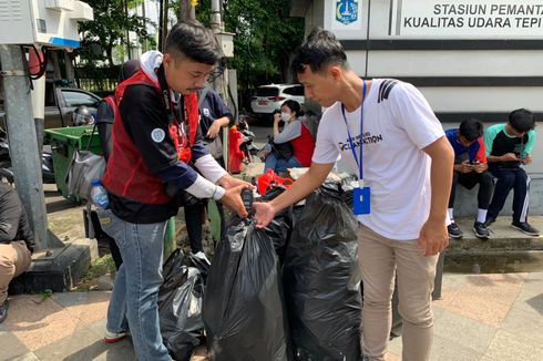 Pasukan Operasi Semut Kumpulkan 60,5 Kg Sampah di Area CFD Kawasan Bundaran HI