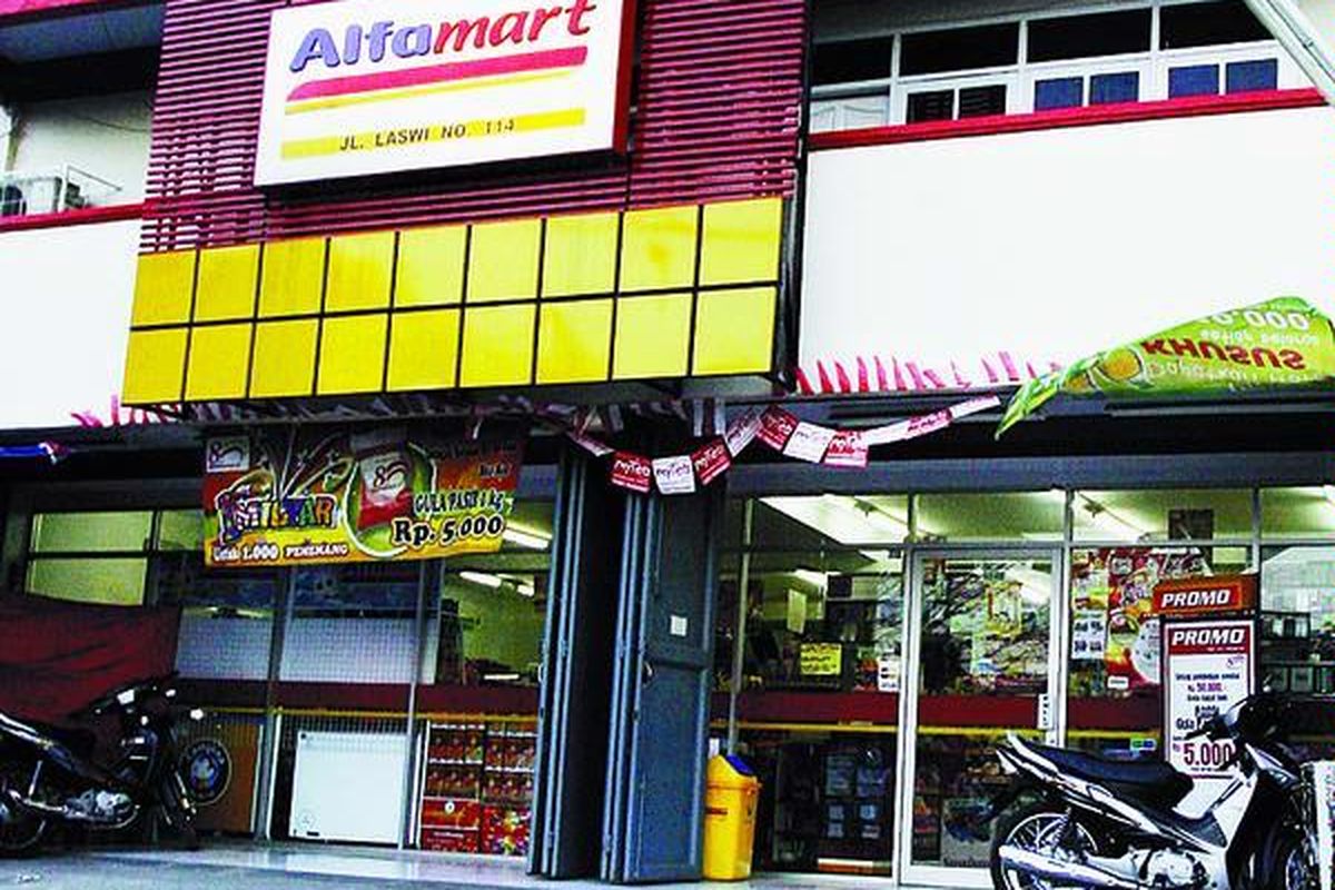 Pertumbuhan bisnis waralaba di Bandung semakin berkembang pesat, termasuk waralaba ritel yang berbentuk minimarket, seperti Alfamart di Jalan Laswi, Kota Bandung, beberapa waktu lalu. Bandung menjadi tempat yang diminati untuk bisnis waralaba, terutama yang menjual makanan dan minuman.  