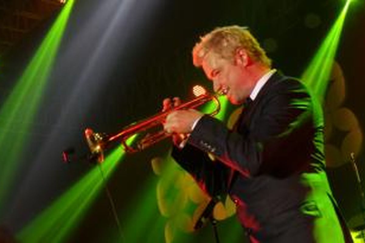 Pemain terompet Chris Botti tampil dalam Jakarta International Java Jazz Festival, di Jakarta Internatinal Expo, Kemayoran, Jakarta Pusat, Sabtu (8/3/2015).