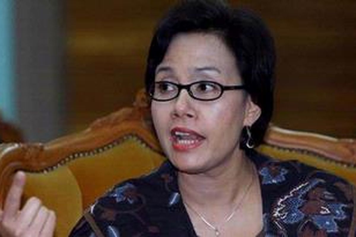 Menteri Keuangan Sri Mulyani saat wawancara khusus di Kantor Kementerian Koordinator Bidang Perekonomian, Jakarta, Kamis (28/5). 