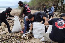 Komunitas Yamaha XSR Bersih-bersih Pantai Kuta