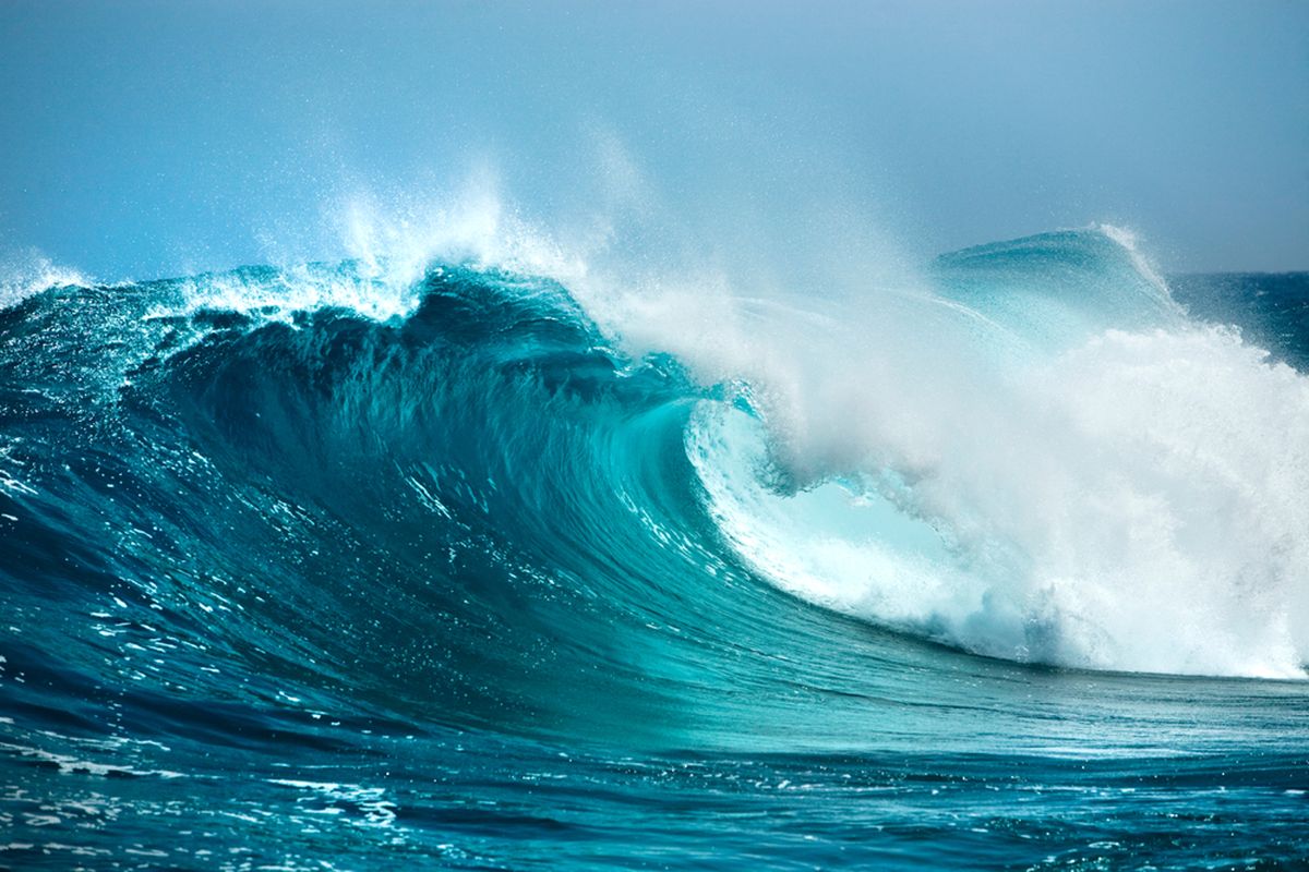 Ilustrasi gelombang tinggi, peringatan dini BMKG gelombang laut tinggi di perairan Indonesia. 