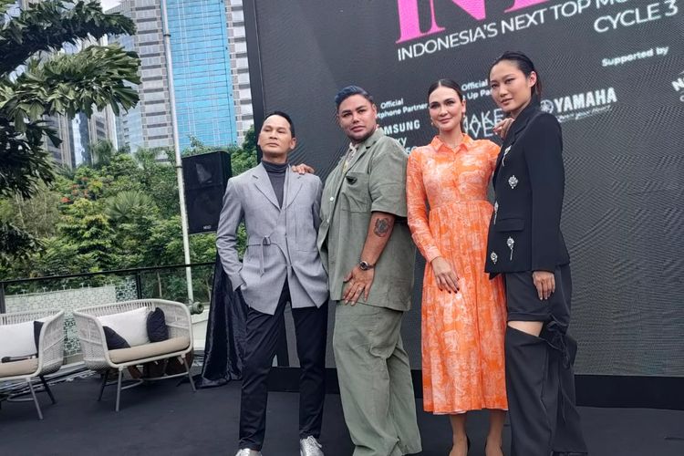 Luna Maya kembali terpilih menjadi juri untuk ajang pencarian bakat Indonesia's Next Top Model bersama Ivan Gunawan, Ayu Gani, dan Panca Makmun.