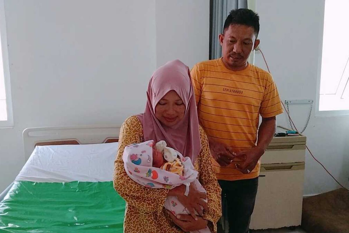 Viral Kisah Ibu Melahirkan di Atas Kapal Feri, Ini Cerita Lengkapnya