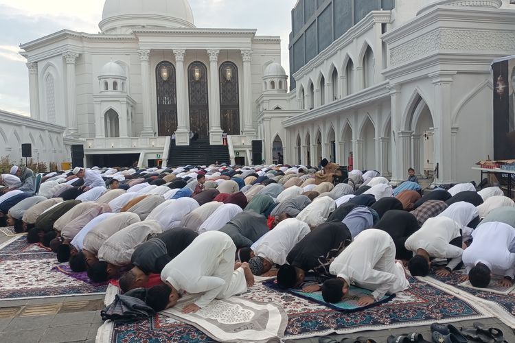 Lebaran Lebih Awal, Ribuan Warga Muhammadiyah Shalat Id di Jambi dan Solo