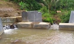 Tingkatkan Indeks Pertanaman dan Luas Tanam, Kementan Bangun Dam Parit di Banjaran Brebes