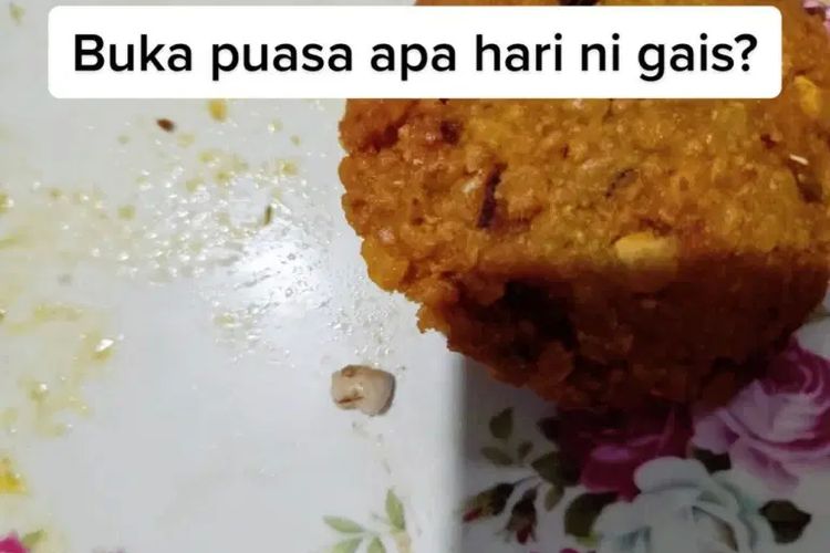 Beli Makanan Buka Puasa, Pria Ini Temukan Gigi Busuk di Dalamnya