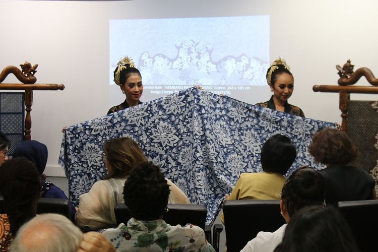 Batik Yogyakarta menginjakkan kaki di Portugal melalui penyelenggaraan Festival Indonesia 2019 di Lisbon. Acara bertajuk Jogja Kota Batik Dunia ini diselenggarakan mulai Sabtu, 14 September 2019 hingga Senin, 16 September 2019.
