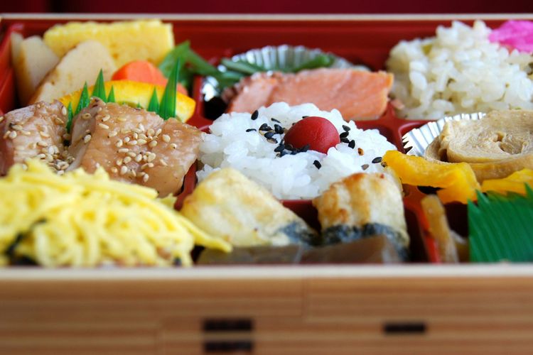 Tak Perlu Sendok, Bento Jepang Ini Dirancang untuk Dimakan Satu Tangan