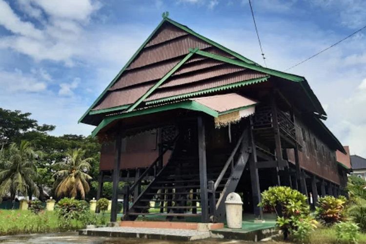 Rumah Adat Bugis