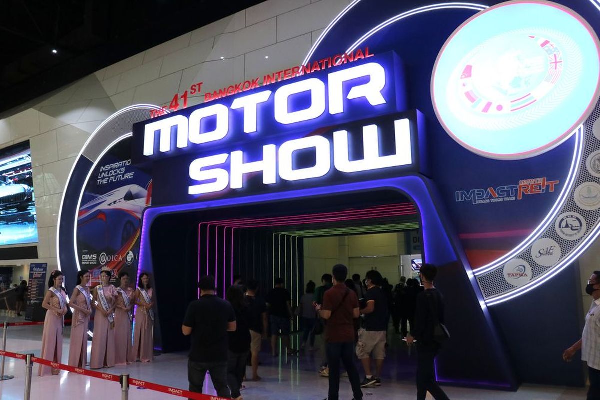 Penyelenggaraan Bangkok International Motor Show (BIMS) 2020 dengan protokol kesehatan yang ketat.