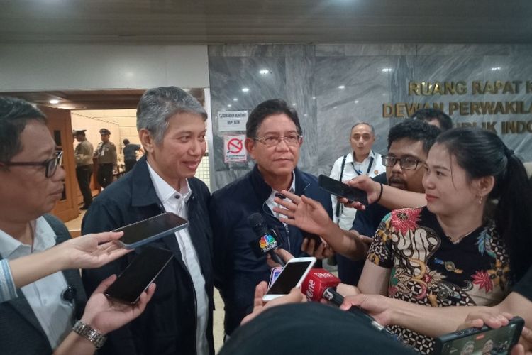 OIKN Bingung Tugu Titik Nol IKN Bertulisan 