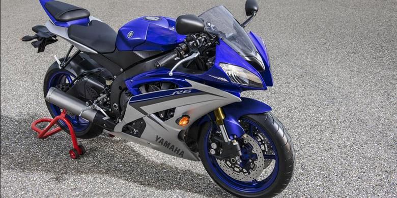 Yamaha R6 2015 dengan warna dan stripping baru.