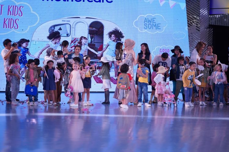 Sederet amantan artis cilik beserta buah hatinya turut meramaikan kampanye Mothercare, Let Kids be Kids dalam acara Fashion Nation 2020.