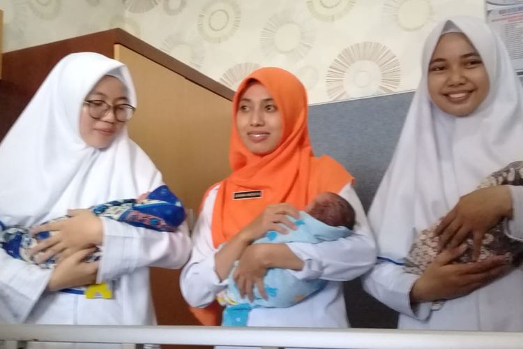 Bayi kembar 3 lahir RSU Duta Mulya, Kecamatan Majenang, Kabupaten Cilacap, Jawa Tengah, Sabtu.