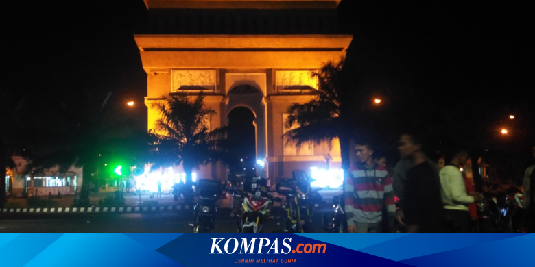 Simpang Lima Gumul Tempat Ngabuburit Favorit Warga Kediri Halaman