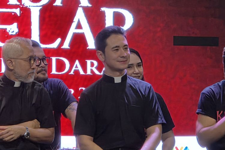 Tak Hanya Akting, Jerome Kurnia Jabat Produser Eksekutif di Film Kuasa Gelap: Perjanjian Darah