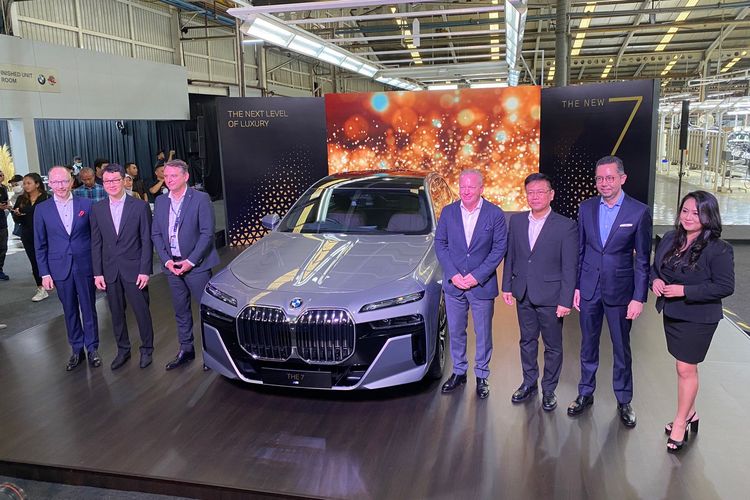 BMW Group Indonesia resmi meluncurkan sedan premium yakni The New 7, pada Selasa (6/6/2023).