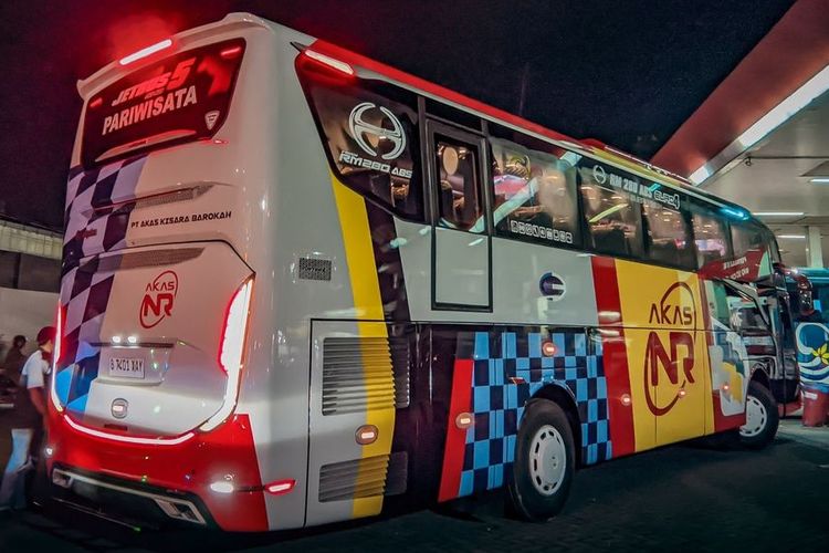 Bus baru Akas NR