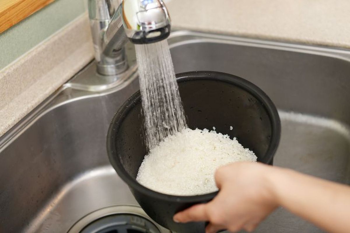 Bahaya Mencuci Beras di Rice Cooker, Kebiasaan yang Sering Dilakukan