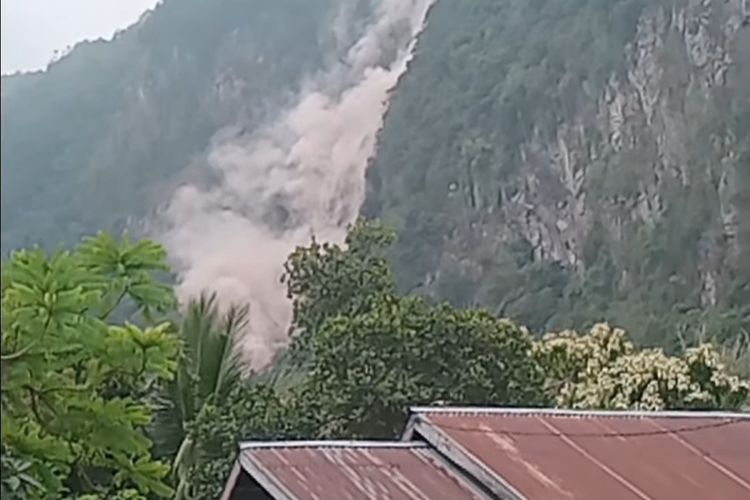 Tebing Raganatar di Sikka Longsor, Warga Mengungsi Hindari Longsor Susulan
