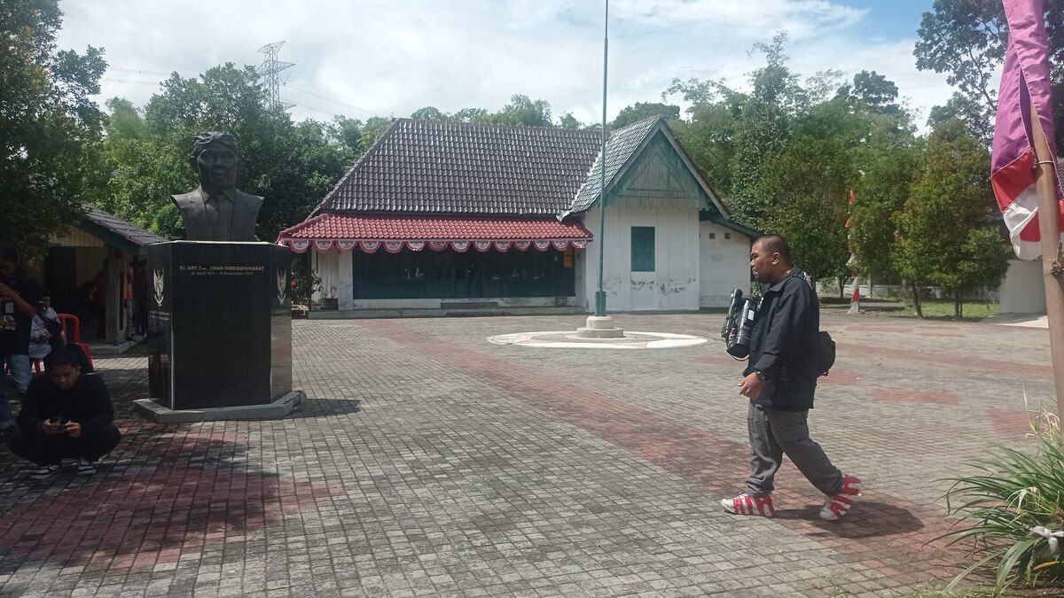 Mengenal Rumah Rajiman yang Dikunjungi Ganjar Pranowo Saat Kampanye di Ngawi