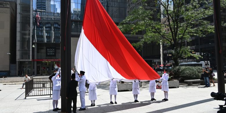 HUT Ke-76 RI, KJRI Chicago Adakan Upacara Bendera di Ikon Kota - Vimarsana News