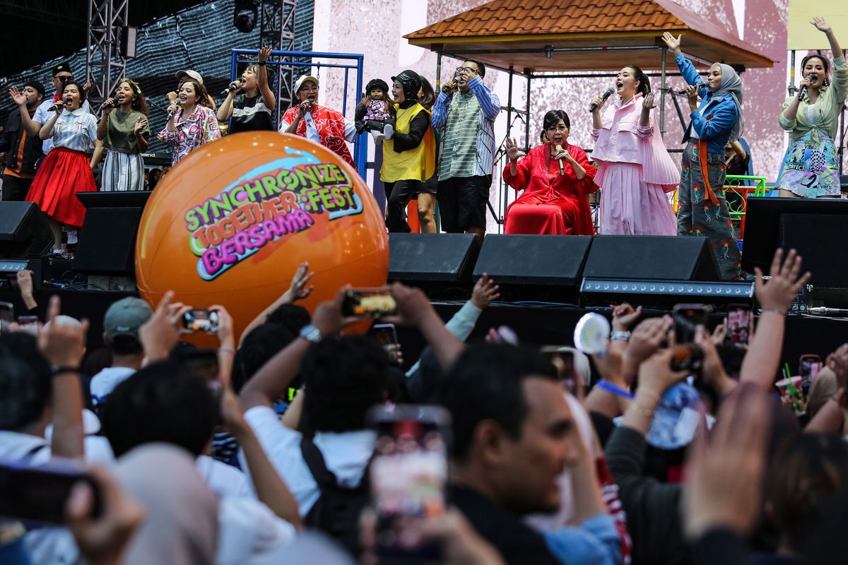 Kala Titiek Puspa Doakan Jokowi, TNI, dan Polri: Peluklah Mereka