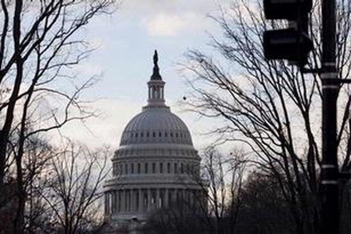 Kubah Gedung Parlemen AS di Capitol Hill, Washington DC. Di sinilah para politisi AS akan berdebat mencari solusi untuk menghindarkan negeri itu dari "jurang fiskal".