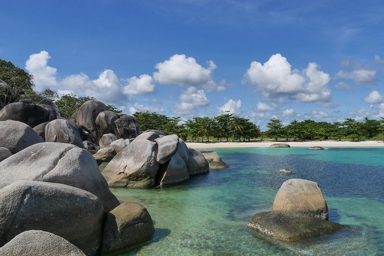 Tanjung Kelayang untuk Pecinta Laut, Ini Waktu Terbaik dan Tip Menikmatinya