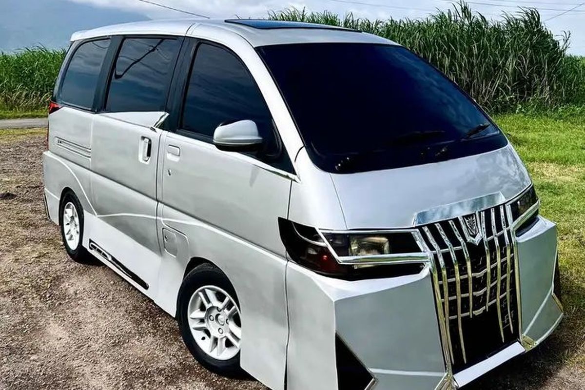 Daihatsu Zebra Espass tahun 2002 dimodifikasi ala Alphard yang dijual oleh pemiliknya.