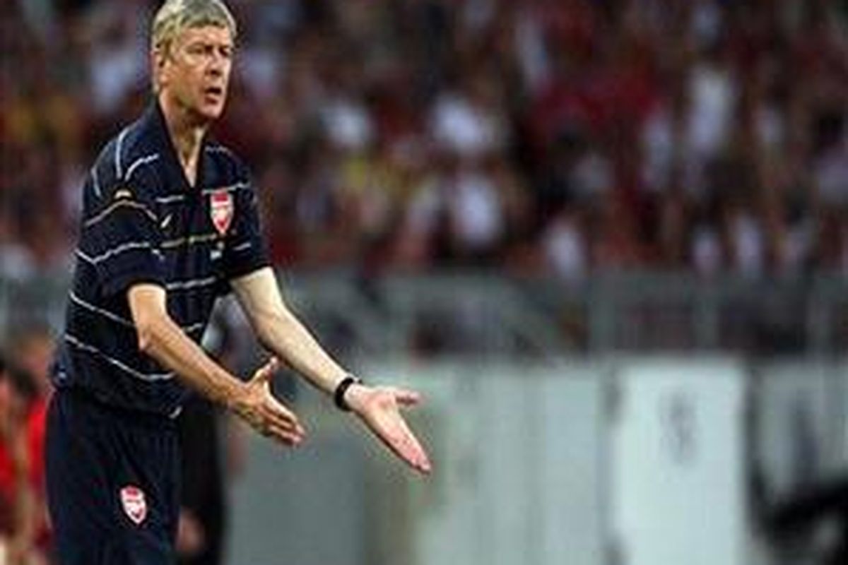 Pelatih Arsenal, Arsene Wenger, menegaskan bahwa seni sepakbola adalah mampu menjuarai kompetisi dengan tetap menghormati aturan main.