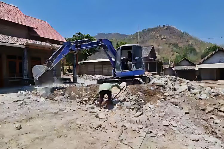 Pria di Ponorogo Robohkan Rumah Hasil Kerja di Malaysia, Gagal Sepakat soal Ganti Rugi