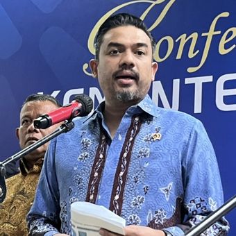 Menteri UMKM Maman Abdurrahman usai halal bihalal di Kantor Kementerian UMKM, Jakarta Selatan, Selasa (15/4/2025).