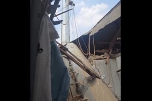 Kronologi Tiang Provider Roboh dan Timpa Rumah di Kembangan Jakbar